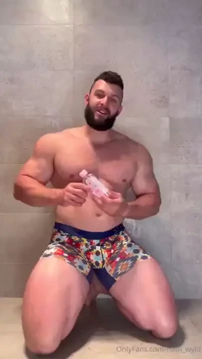 This one was messy been too long since i have oiled up for you guys 