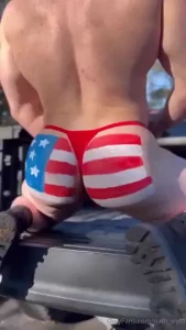 Happy 4th of july to all my american fans i hope everyone has a great