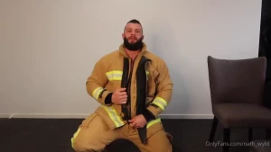 It s getting hot in here so let me take off all my clothes who needs