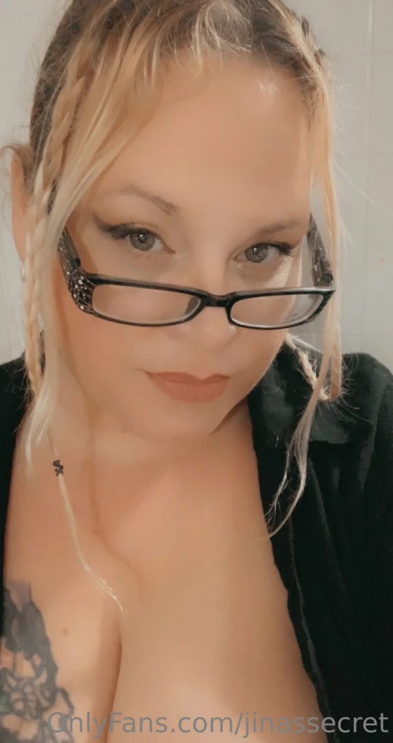 Talk to me i m here for your pleasure 