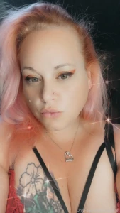 It s a red and black kind of day