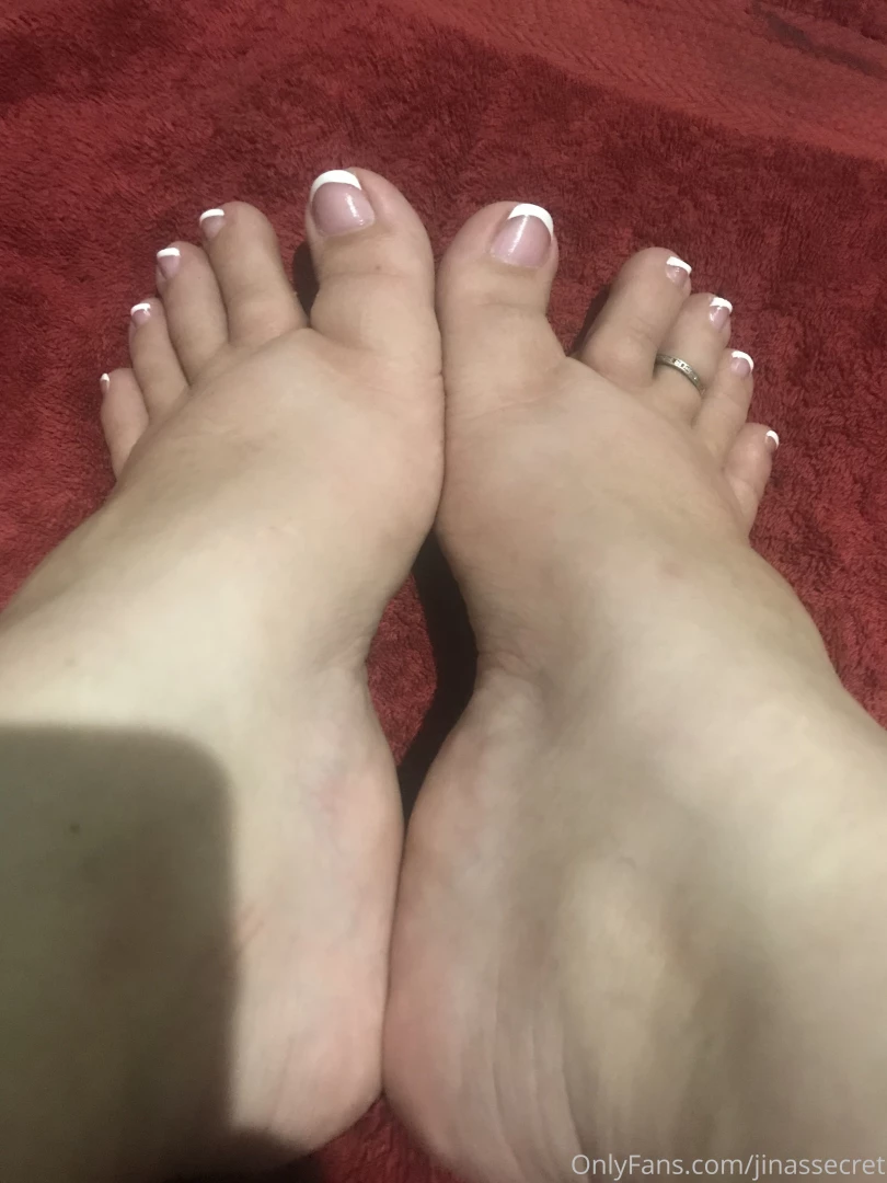 I love a fresh pedicure so pretty feetfetish preetytoes toering 