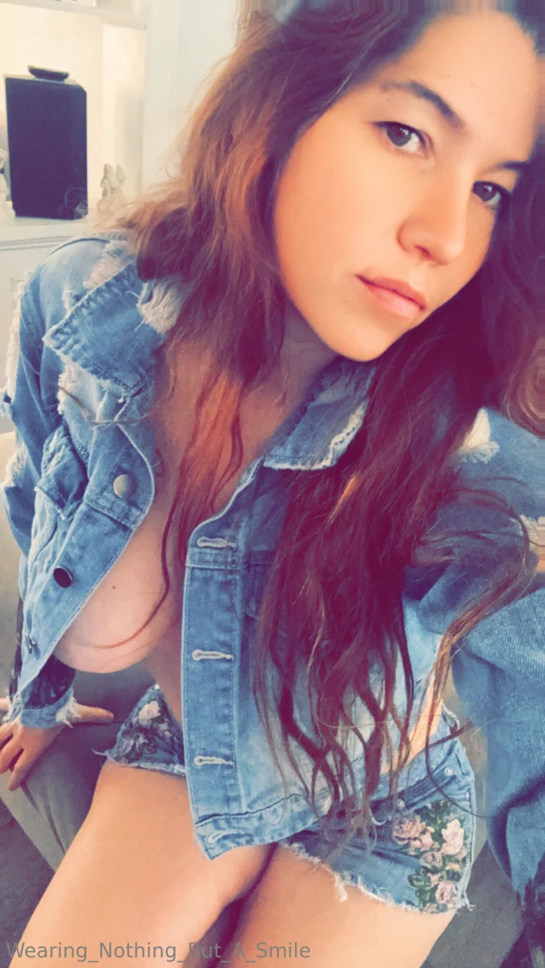 Wearingnothingbutasmile 