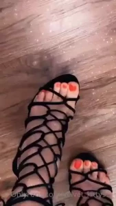 Undo my heels and kiss my toes