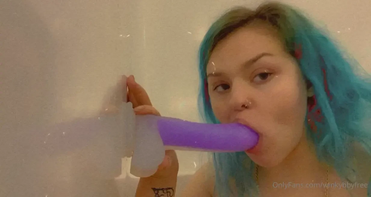 Who wants to see me suck some real cock tip 10 or more and i ll send a 