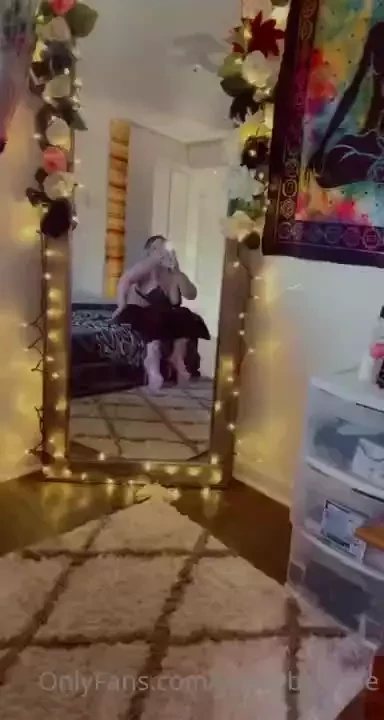 My pole should be here monday and i am soooo excited 