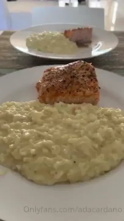 I m a great cook i should make a video cooking naked what do you think 