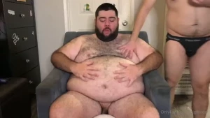 This is just part 1 of feeding sloppybear600 some chili dogs and chili