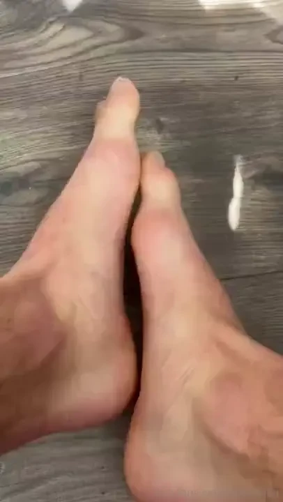 Please please come play with me 