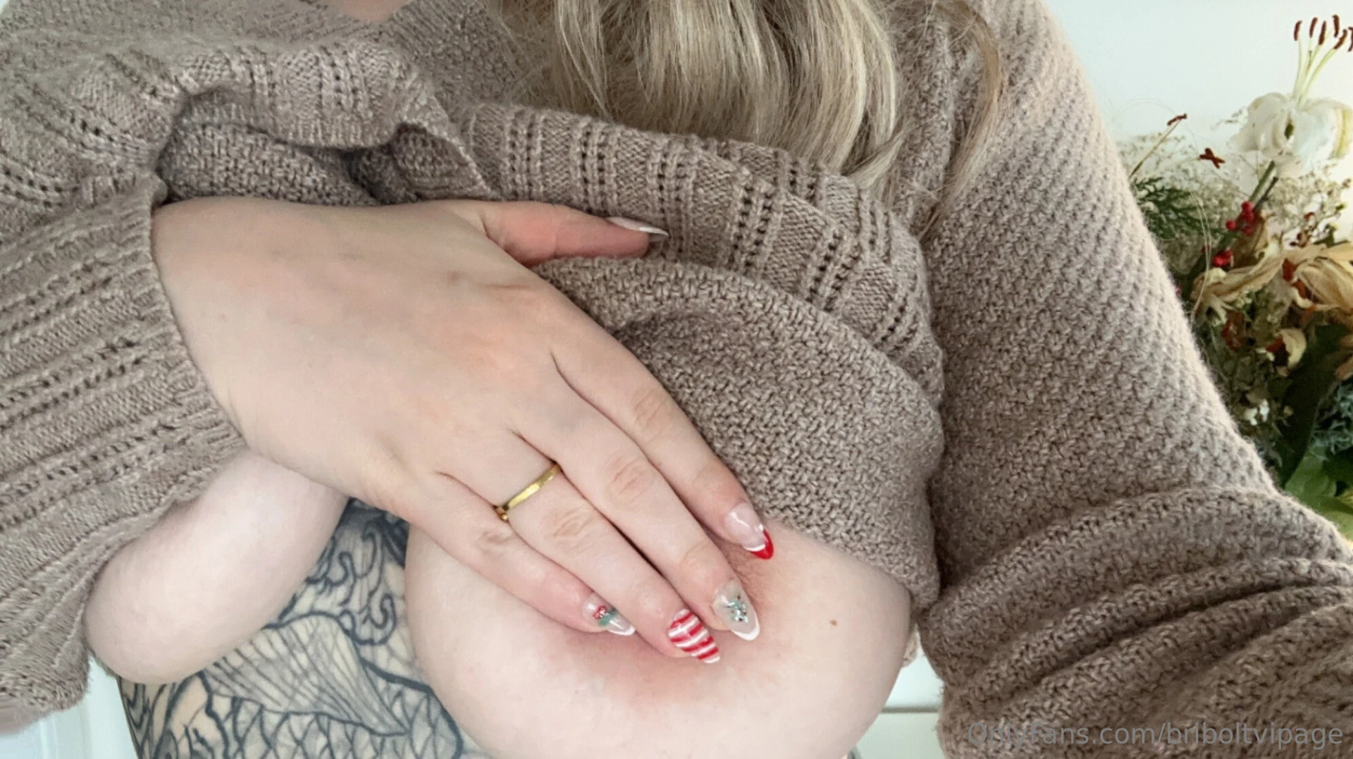 Swipe to see some pussy i want to thank everyone who has been 