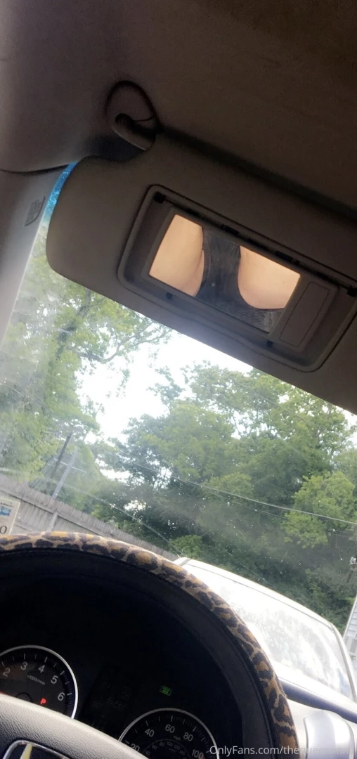 Angles xoxo tip me if you want to see this pretty pussy without 