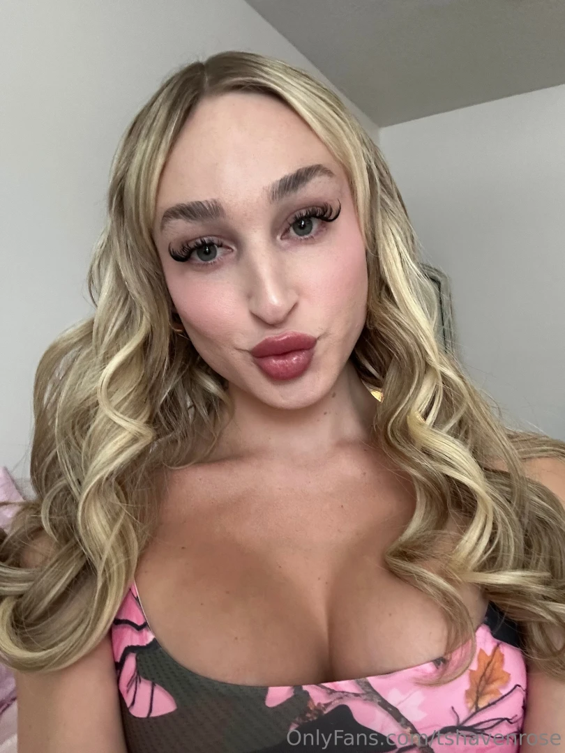 Morning how about a morning kiss in my dms 