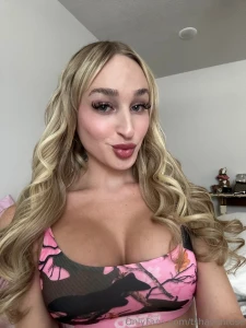 Happy friday leave me some juicy comments below to let me know you re