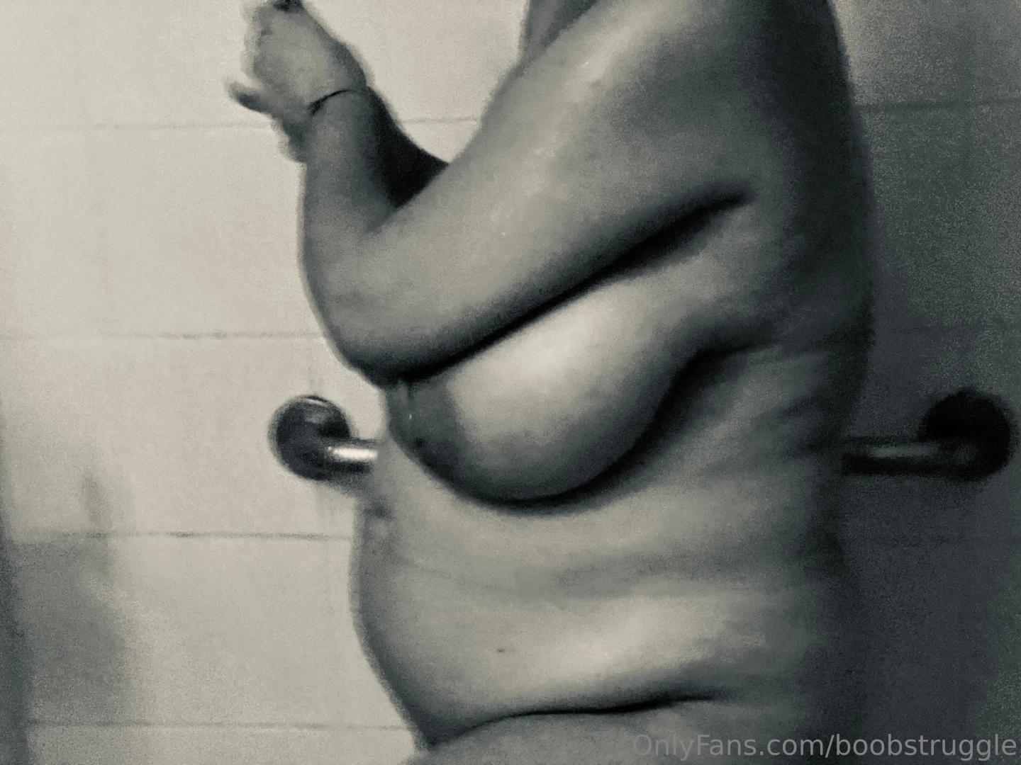 Hi guys me shaving my legs and struggling with three gigantic balls on part 1 