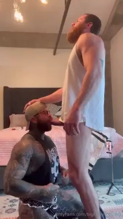 I fuck a muscle boy y all might recognize this sexy fella he is 