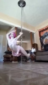 All new pole dance strip tease sesh this one s a full 10 mins wowza
