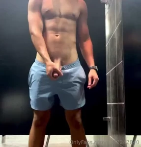 Was gonna record a longer video at the gym but the guy next to me
