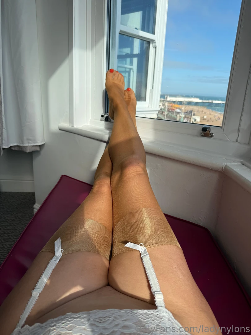 Black or nude which do you prefer 