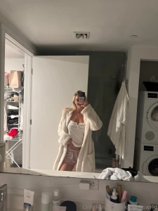 Sending whoever joined the like a free bundle rn hope you like ily