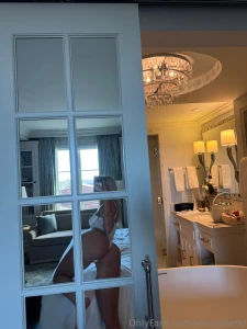 Dm me what you find the most attractive on a women part 20