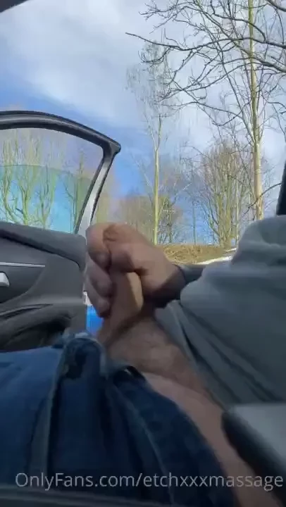 Went for a drive and got a nice load down my throat from this hot dad 