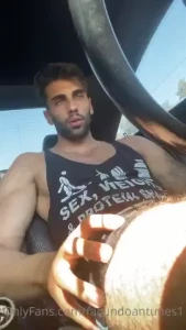 Estacion el auto en el parque y sac la verga para ver qu tal estaba