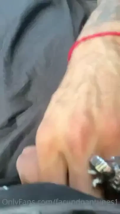 Lleve a mi primo a jugar al futbol y mientras esperaba me puse a jugar 