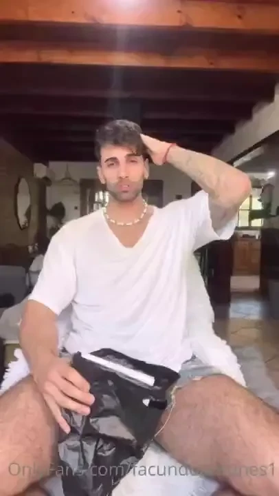 Probando un masturbador por primera vez ustedes saben que yo prefiero 