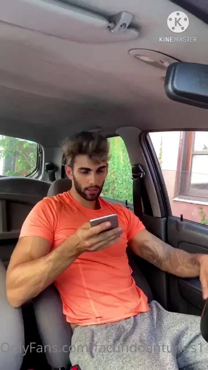 Llega el uber hot terminando mi d a como uber llamo a mi amigo a ver c 