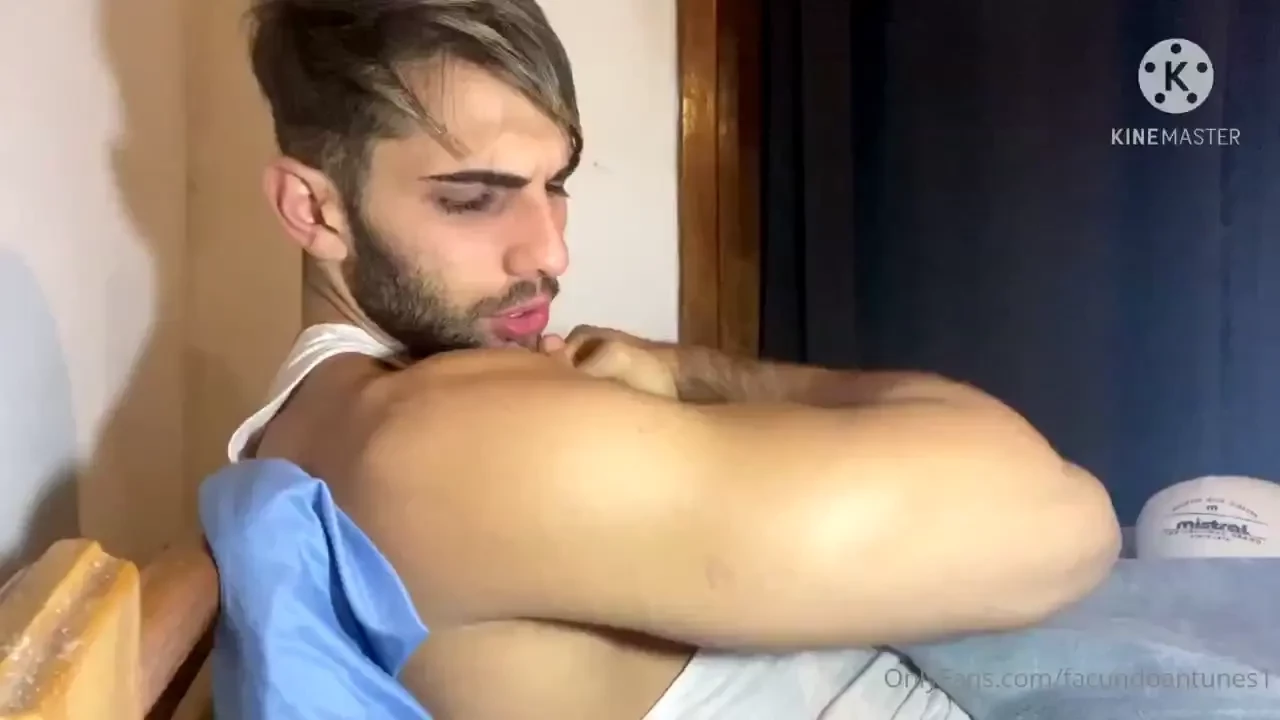 A ustedes tambi n les pasa que se levantan con la verga dura como a mi 