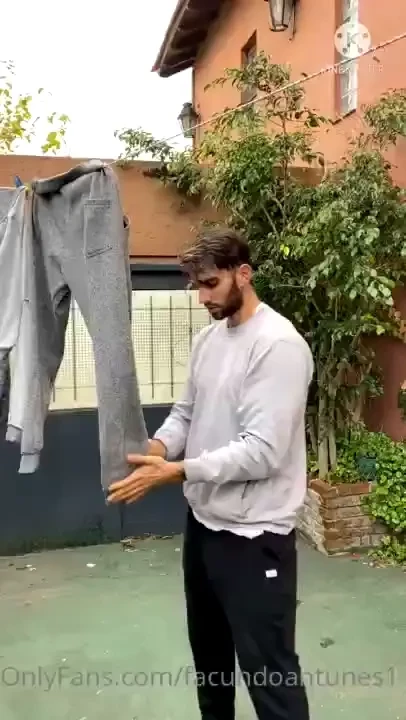 Solo sal a colgar la ropa en la cuerda para que se secara y me termine 