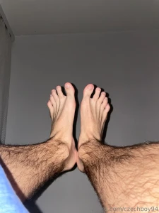 How many feet lovers do i have in here