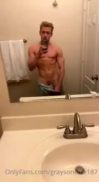 I was so shaky from the pre workout still who s coming in the shower 