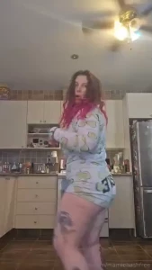 Regarde jusqua la fin pour voir mon gros cul