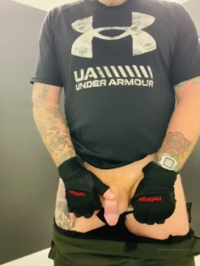 Adding some essence at the gym working on this musty jock for one of