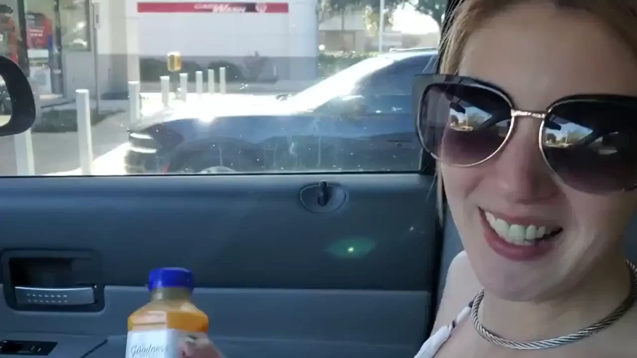 I felt like such a slut going into the gas station with cum on my face 