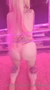 I can t twerk and for that i m sorry but enjoy the entertainment xd