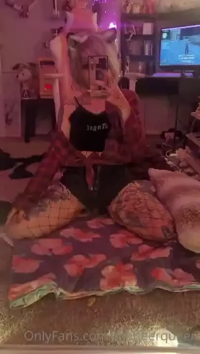 Throw back 2 halloween when i was a werewolf thot 