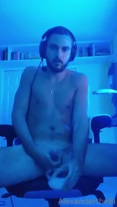 Blue room blue light huge load into cumtainer
