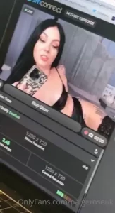 Had such a mad day today enjoying chilling in bed now make sure to