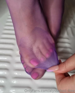 Fresh from the shower more pics from this set on the vip account