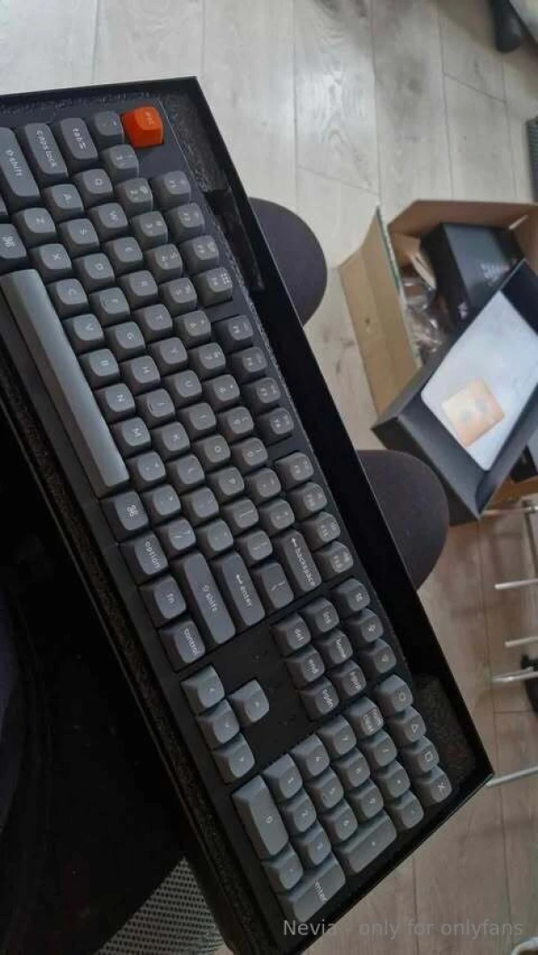 My old keyboar broke i need to buy new it s cost 100 - but i wish this 