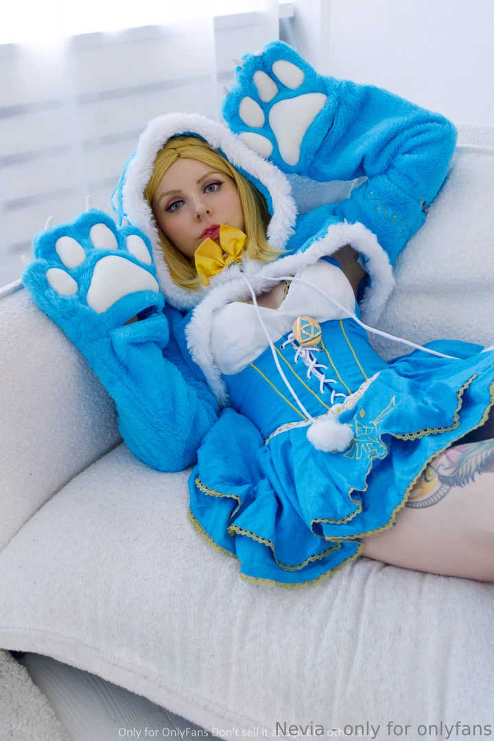 Zelda say merry christmas 17 cosplay pic in this post 