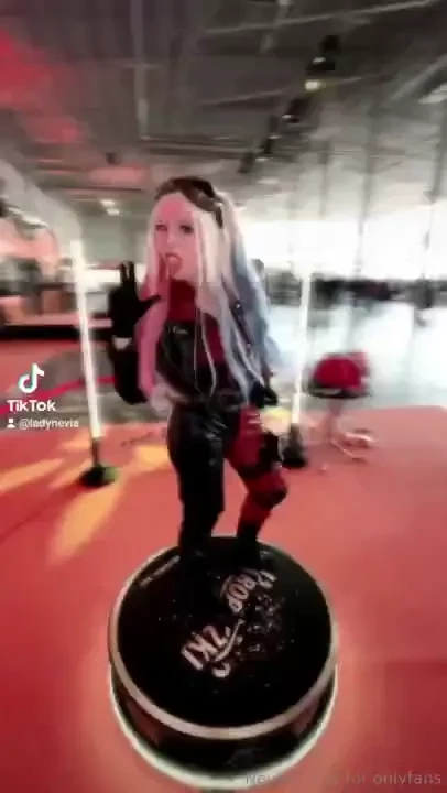 Harley quinn looks so cool - i think 3 