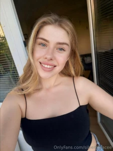 Let me distract you vanessa_gold cute girl vanessa_gold loves to play part 41