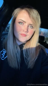 Sunny sunshine and titties at my desk while i work