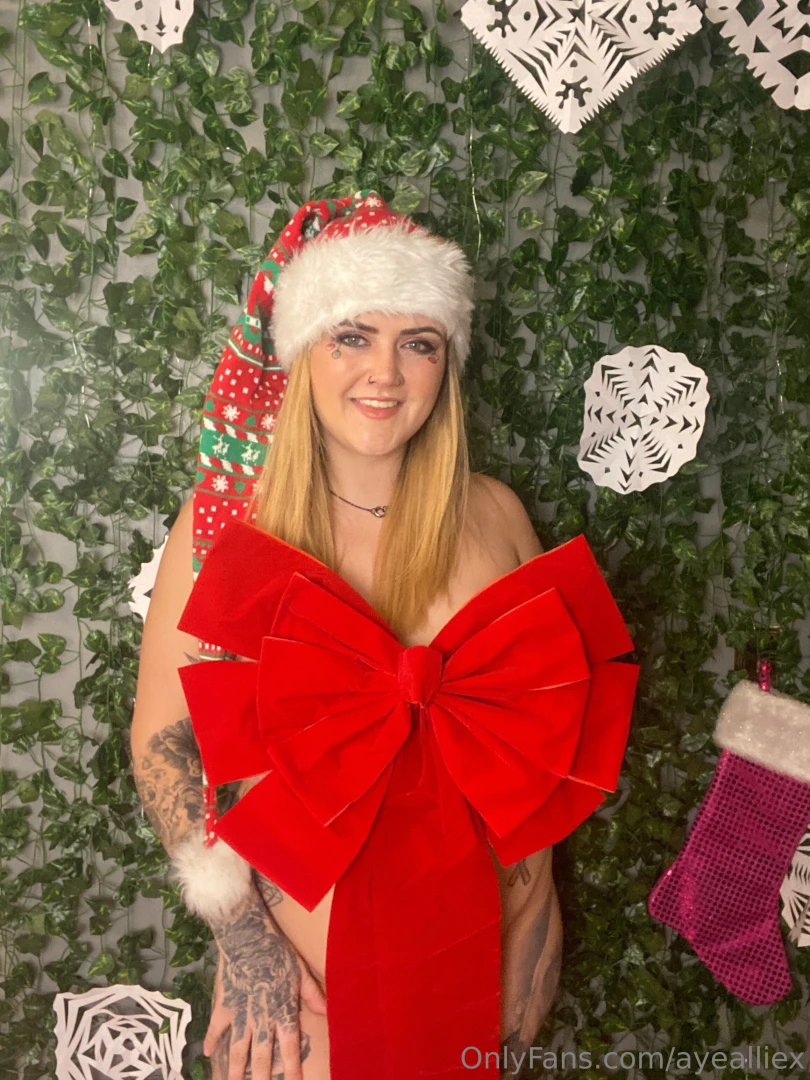 Wrapped up like a perfect little bow video- bts messing with my hat 