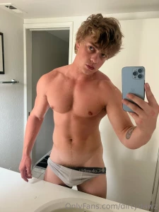Tryna come over and worship daddy