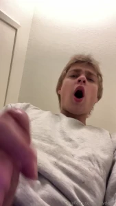 Just a quick nut for my sluts dm me im home all night