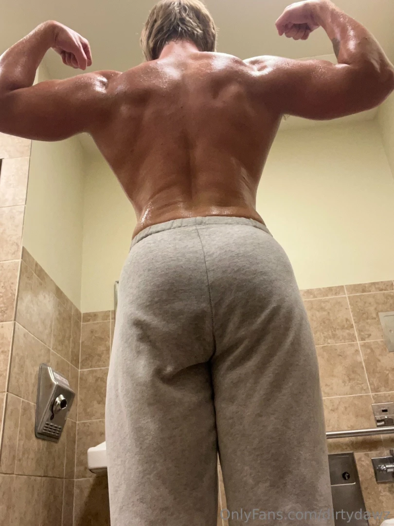 Who wants a fucken lick of daddy 